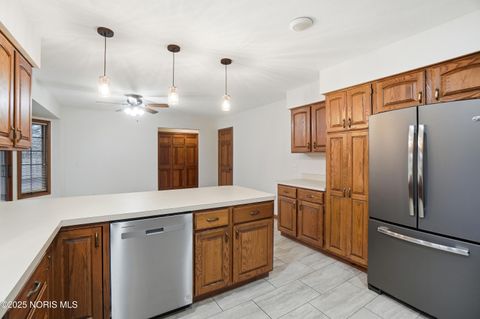 Tiny photo for 1417 Devonshire Street, Bowling Green, OH 43402 (MLS # 10002630)