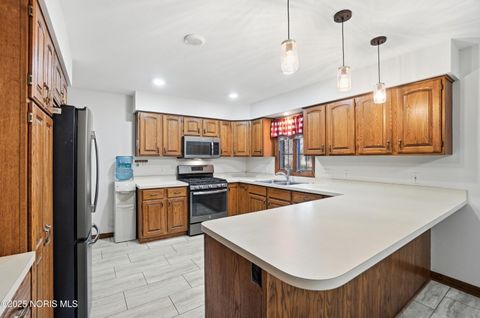 Tiny photo for 1417 Devonshire Street, Bowling Green, OH 43402 (MLS # 10002630)