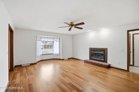 Tiny photo for 1417 Devonshire Street, Bowling Green, OH 43402 (MLS # 10002630)