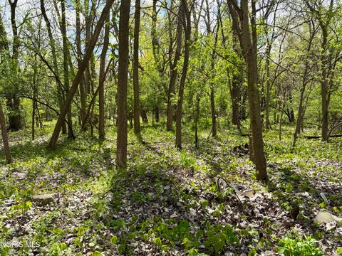 Tiny photo for 2601 Mechanic Street, Oregon, OH 43616 (MLS # 10007092)