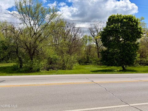 Photo of 2601 Mechanic Street, Oregon, OH 43616 (MLS # 10007092)