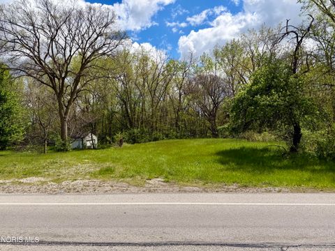 Tiny photo for 2601 Mechanic Street, Oregon, OH 43616 (MLS # 10007092)