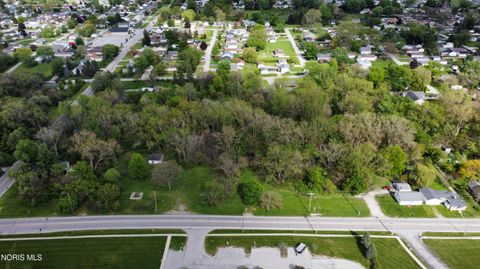 Tiny photo for 2601 Mechanic Street, Oregon, OH 43616 (MLS # 10007092)