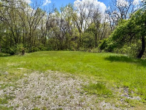 Tiny photo for 2601 Mechanic Street, Oregon, OH 43616 (MLS # 10007092)