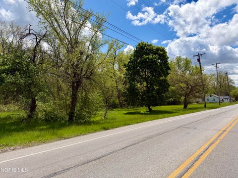 Tiny photo for 2601 Mechanic Street, Oregon, OH 43616 (MLS # 10007092)
