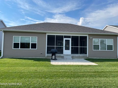 Photo of 7822 Honey Crisp Court, Holland, OH 43528 (MLS # 10000556) Photo of 7822 Honey Crisp Court, Holland, OH 43528 (MLS # 10000556)