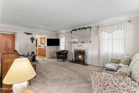 Tiny photo for 2425 River Road, Maumee, OH 43537 (MLS # 10007587)