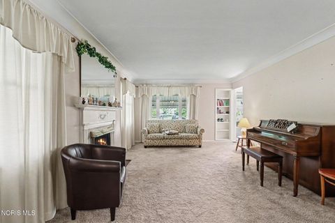 Tiny photo for 2425 River Road, Maumee, OH 43537 (MLS # 10007587)
