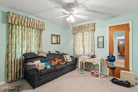 Tiny photo for 2425 River Road, Maumee, OH 43537 (MLS # 10007587)