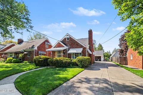 Tiny photo for 2425 River Road, Maumee, OH 43537 (MLS # 10007587)