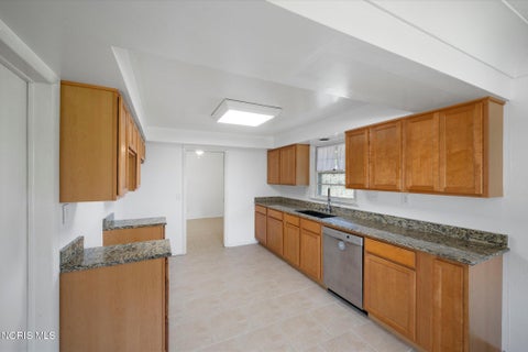 Tiny photo for 28509 Mccarty Drive, Perrysburg, OH 43551 (MLS # 10013663)