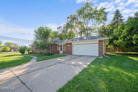 Tiny photo for 28509 Mccarty Drive, Perrysburg, OH 43551 (MLS # 10013663)