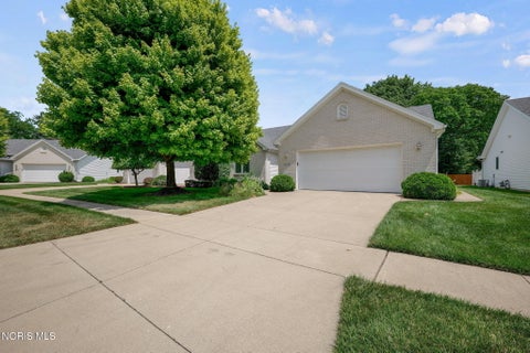 Photo of 4358 N Watercrest Drive, Toledo, OH 43614 (MLS # 10010193)
