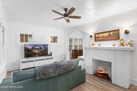 Tiny photo for 1805 Oakwood Avenue, Toledo, OH 43607 (MLS # 10003396)