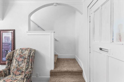 Tiny photo for 1805 Oakwood Avenue, Toledo, OH 43607 (MLS # 10003396)