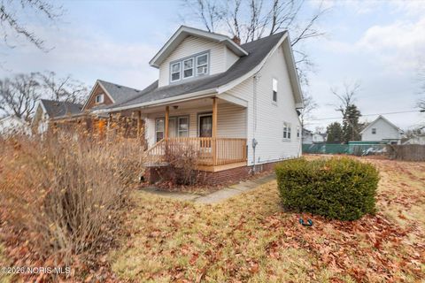Tiny photo for 1805 Oakwood Avenue, Toledo, OH 43607 (MLS # 10003396)