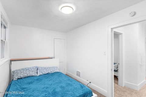 Tiny photo for 1805 Oakwood Avenue, Toledo, OH 43607 (MLS # 10003396)