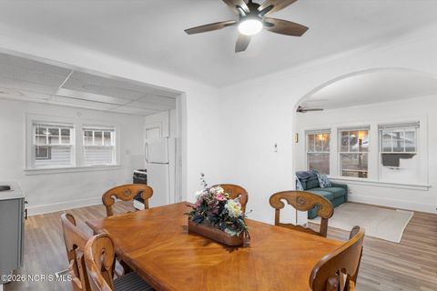 Tiny photo for 1805 Oakwood Avenue, Toledo, OH 43607 (MLS # 10003396)