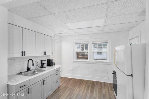 Tiny photo for 1805 Oakwood Avenue, Toledo, OH 43607 (MLS # 10003396)