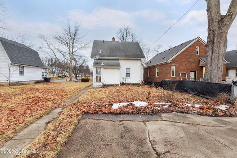 Tiny photo for 1805 Oakwood Avenue, Toledo, OH 43607 (MLS # 10003396)