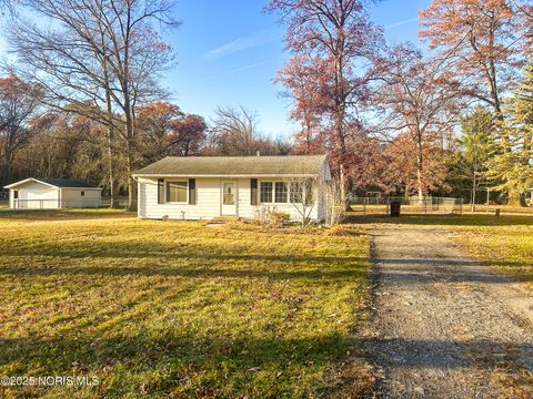 Photo of 8946 Frankfort Road, Holland, OH 43528 (MLS # 10001468)