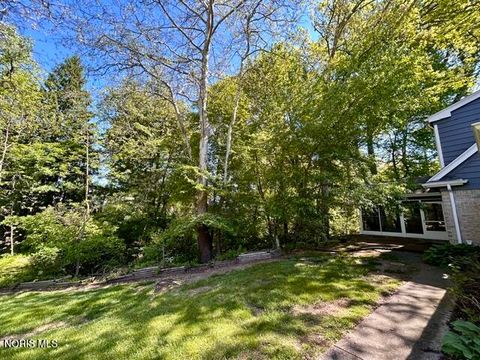 Tiny photo for 6808 Hickory Hill Court, Maumee, OH 43537 (MLS # 10008028)