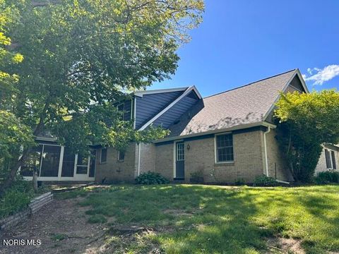 Tiny photo for 6808 Hickory Hill Court, Maumee, OH 43537 (MLS # 10008028)