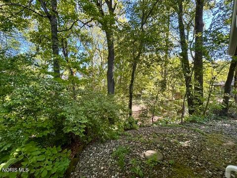 Tiny photo for 6808 Hickory Hill Court, Maumee, OH 43537 (MLS # 10008028)