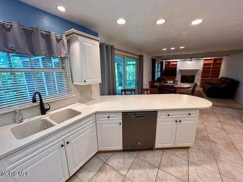 Tiny photo for 6808 Hickory Hill Court, Maumee, OH 43537 (MLS # 10008028)