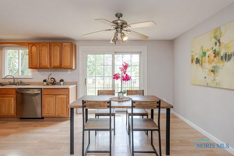 Tiny photo for 5457 Thornbrook Trail, Toledo, OH 43611 (MLS # 10007406)