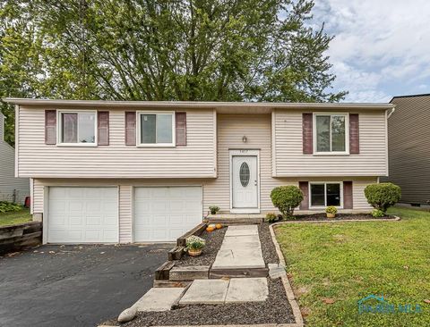 Photo of 5457 Thornbrook Trail, Toledo, OH 43611 (MLS # 10007406)