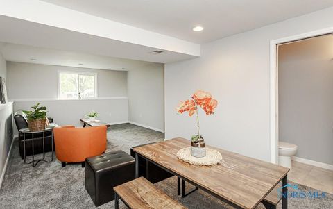 Tiny photo for 5457 Thornbrook Trail, Toledo, OH 43611 (MLS # 10007406)
