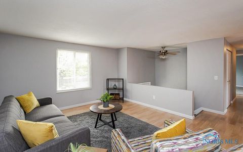 Tiny photo for 5457 Thornbrook Trail, Toledo, OH 43611 (MLS # 10007406)