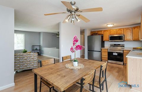 Tiny photo for 5457 Thornbrook Trail, Toledo, OH 43611 (MLS # 10007406)