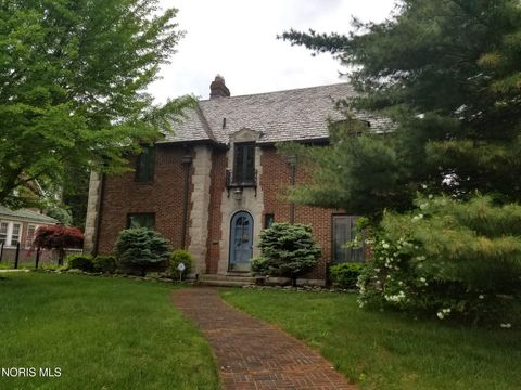 Photo of 2157 Shenandoah Road, Toledo, OH 43607 (MLS # 10004749)