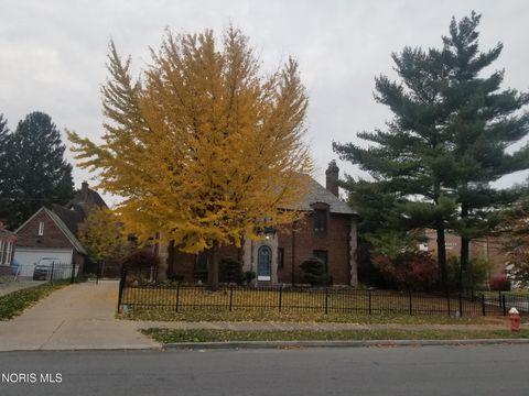 Tiny photo for 2157 Shenandoah Road, Toledo, OH 43607 (MLS # 10004749)