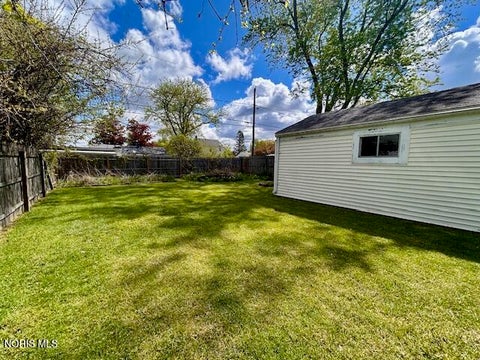 Tiny photo for 1132 Hugo Street, Maumee, OH 43537 (MLS # 10009678)