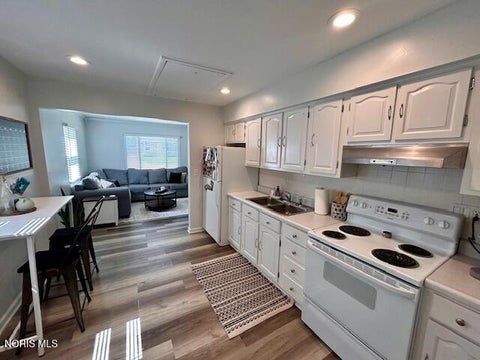 Tiny photo for 1132 Hugo Street, Maumee, OH 43537 (MLS # 10009678)