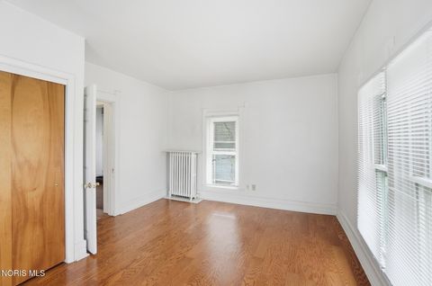 Tiny photo for 409 W Wooster Street, Bowling Green, OH 43402 (MLS # 10006358)