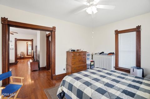 Tiny photo for 409 W Wooster Street, Bowling Green, OH 43402 (MLS # 10006358)