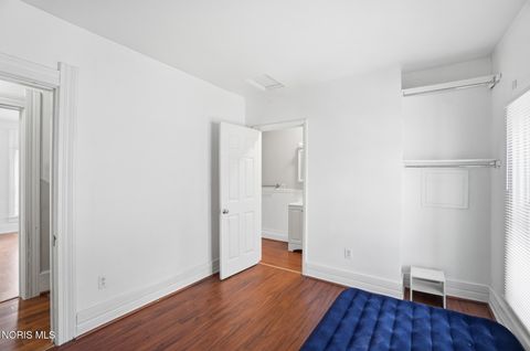 Tiny photo for 409 W Wooster Street, Bowling Green, OH 43402 (MLS # 10006358)