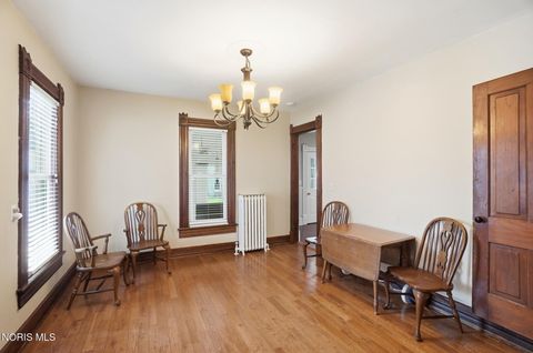 Tiny photo for 409 W Wooster Street, Bowling Green, OH 43402 (MLS # 10006358)