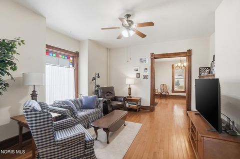 Tiny photo for 409 W Wooster Street, Bowling Green, OH 43402 (MLS # 10006358)