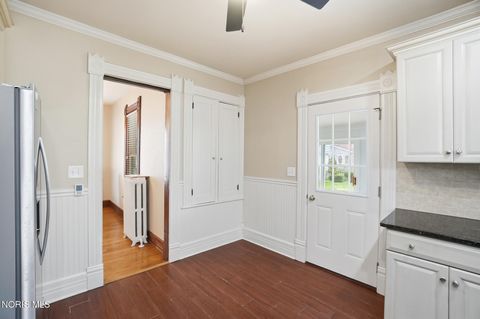 Tiny photo for 409 W Wooster Street, Bowling Green, OH 43402 (MLS # 10006358)