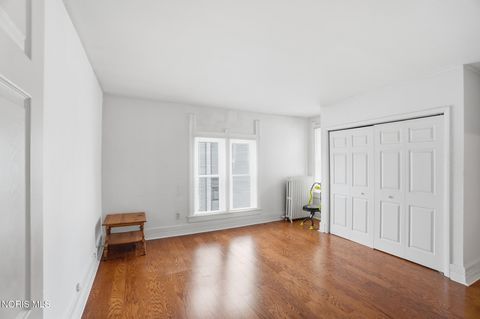 Tiny photo for 409 W Wooster Street, Bowling Green, OH 43402 (MLS # 10006358)