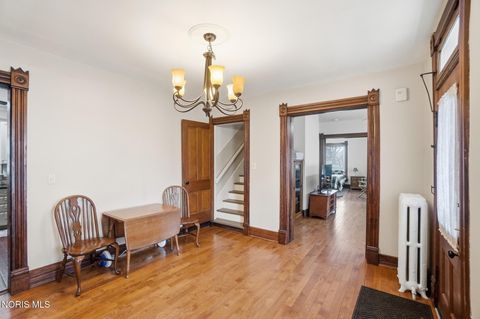 Tiny photo for 409 W Wooster Street, Bowling Green, OH 43402 (MLS # 10006358)