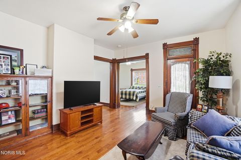 Tiny photo for 409 W Wooster Street, Bowling Green, OH 43402 (MLS # 10006358)