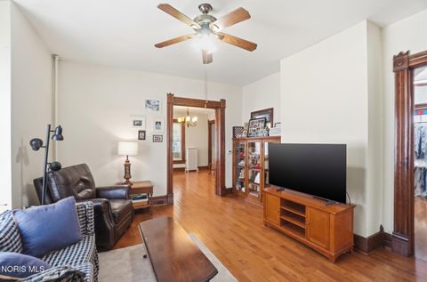 Tiny photo for 409 W Wooster Street, Bowling Green, OH 43402 (MLS # 10006358)