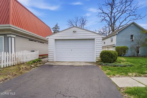 Tiny photo for 409 W Wooster Street, Bowling Green, OH 43402 (MLS # 10006358)