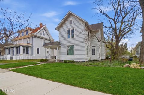 Tiny photo for 409 W Wooster Street, Bowling Green, OH 43402 (MLS # 10006358)